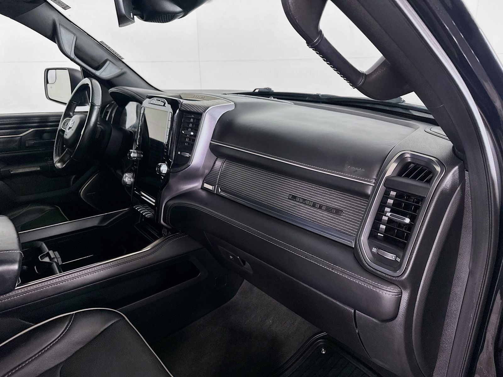 2020 RAM 1500 Limited Crew Cab 4x4 5'7' Box