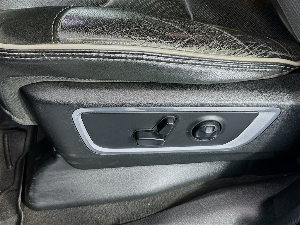 2019 RAM 1500 Laramie Crew Cab 4x4 5'7' Box