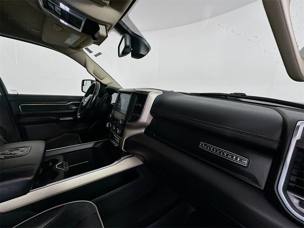 2019 RAM 1500 Laramie Crew Cab 4x4 5'7' Box