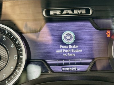 2020 RAM 1500 Laramie Crew Cab 4x4 5'7' Box