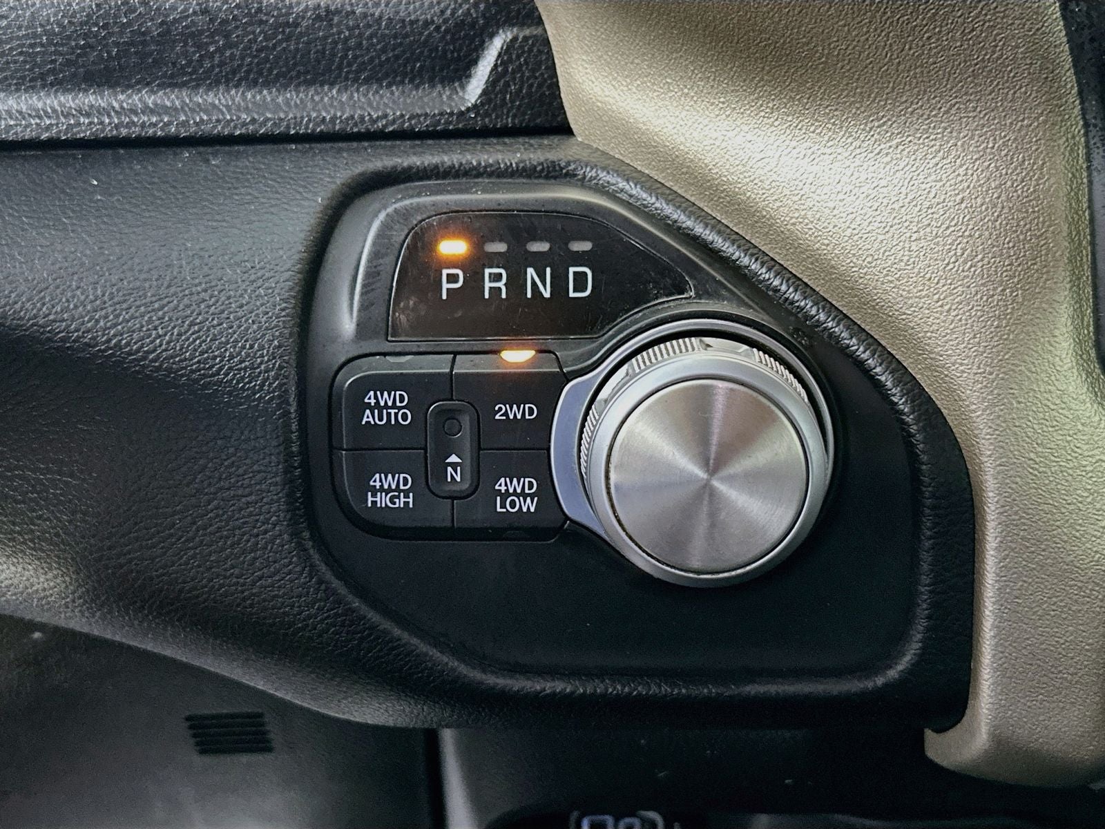 2020 RAM 1500 Laramie Crew Cab 4x4 5'7' Box