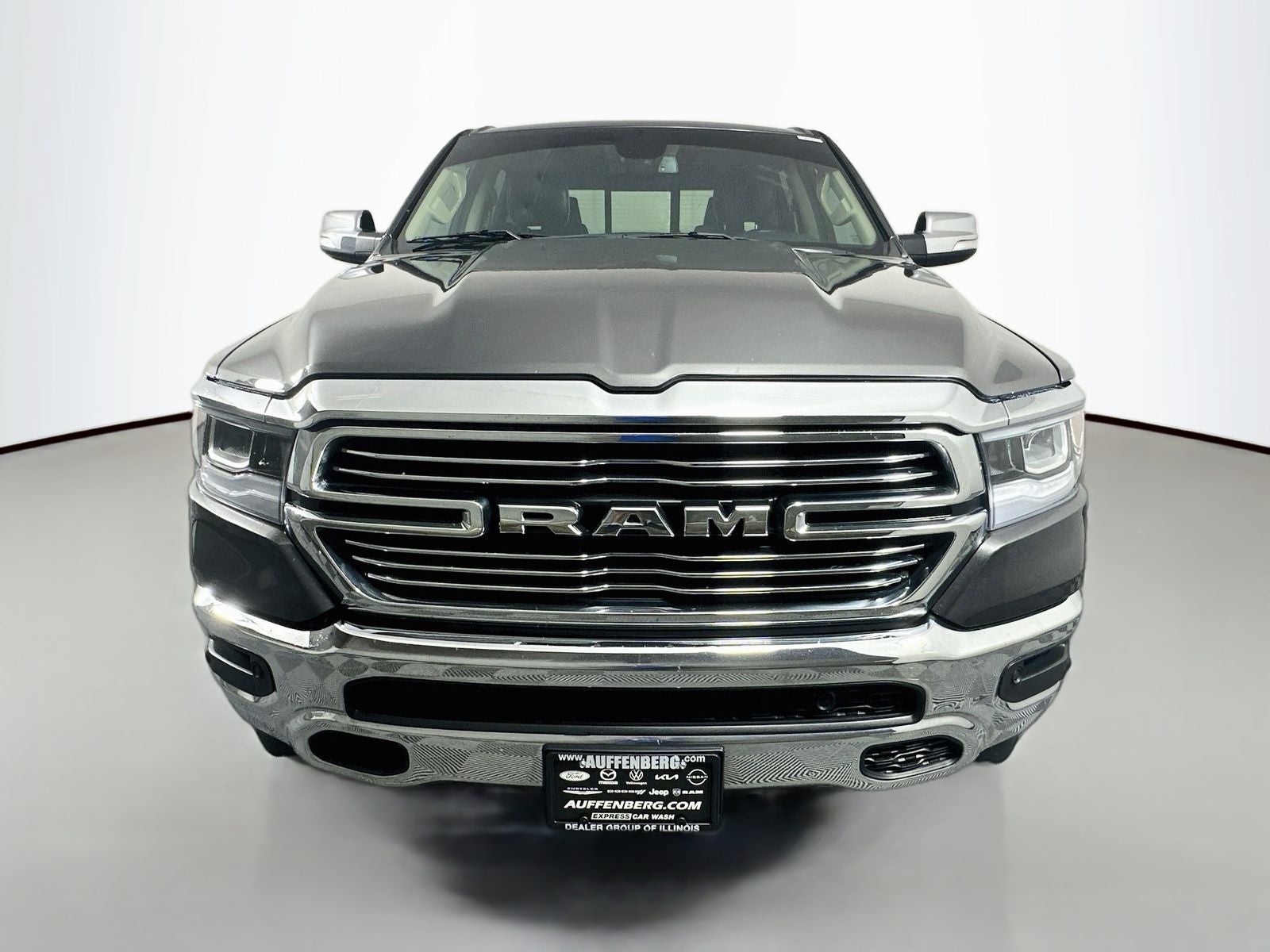 2020 RAM 1500 Laramie Crew Cab 4x4 5'7' Box