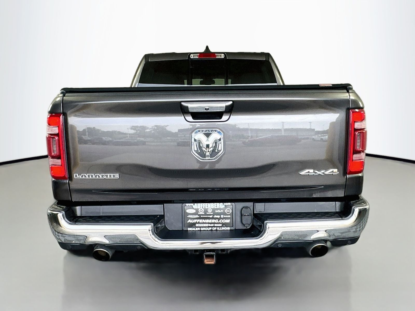 2020 RAM 1500 Laramie Crew Cab 4x4 5'7' Box
