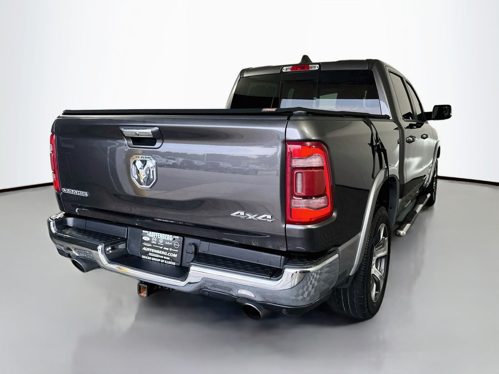 2020 RAM 1500 Laramie Crew Cab 4x4 5'7' Box