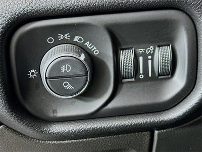 2019 RAM 1500 Laramie Crew Cab 4x4 5'7' Box