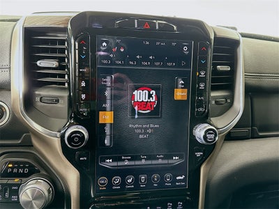 2019 RAM 1500 Laramie Crew Cab 4x4 5'7' Box