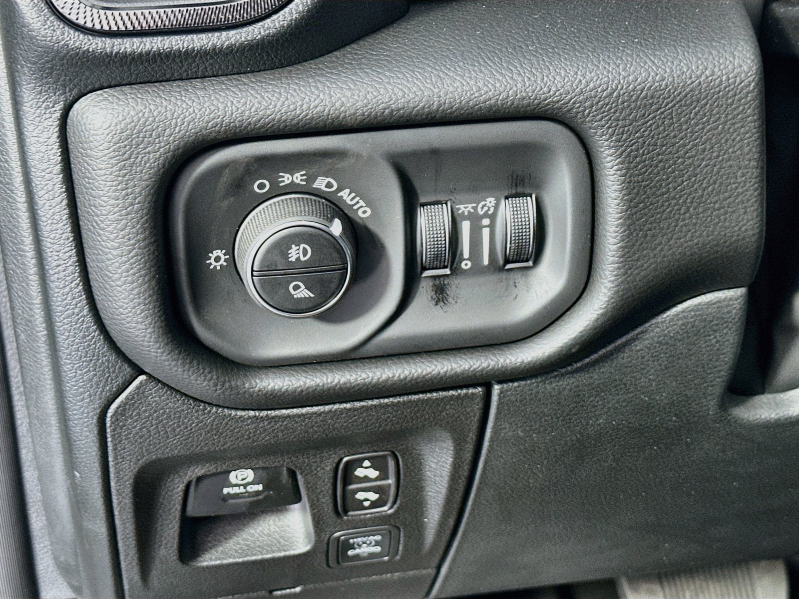 2027 RAM Ram 1500 RAM 1500 REBEL CREW CAB 4X4 5'7' BOX