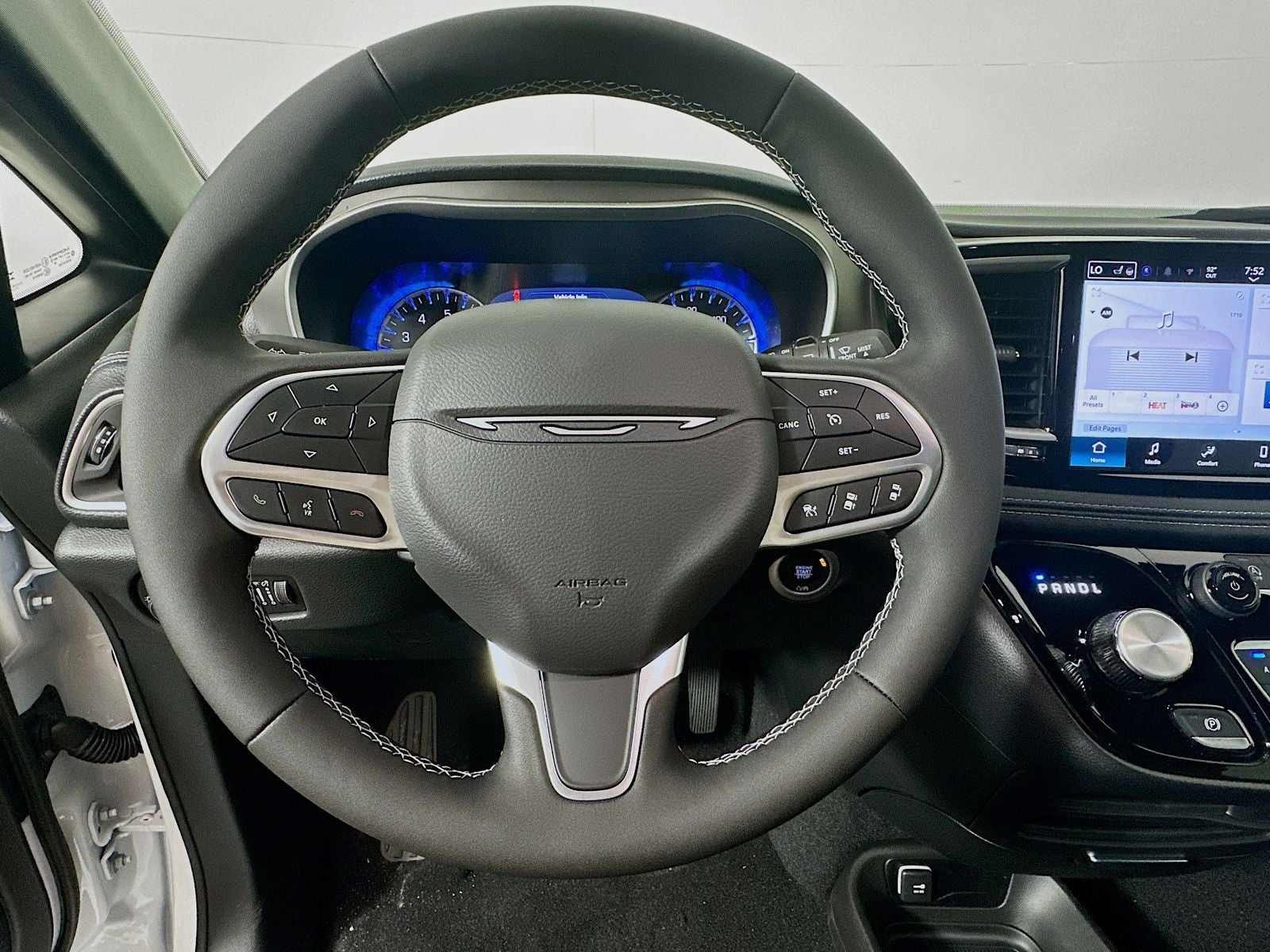 2027 Chrysler Pacifica PACIFICA SELECT