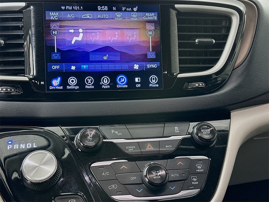 2017 Chrysler Pacifica Touring-L