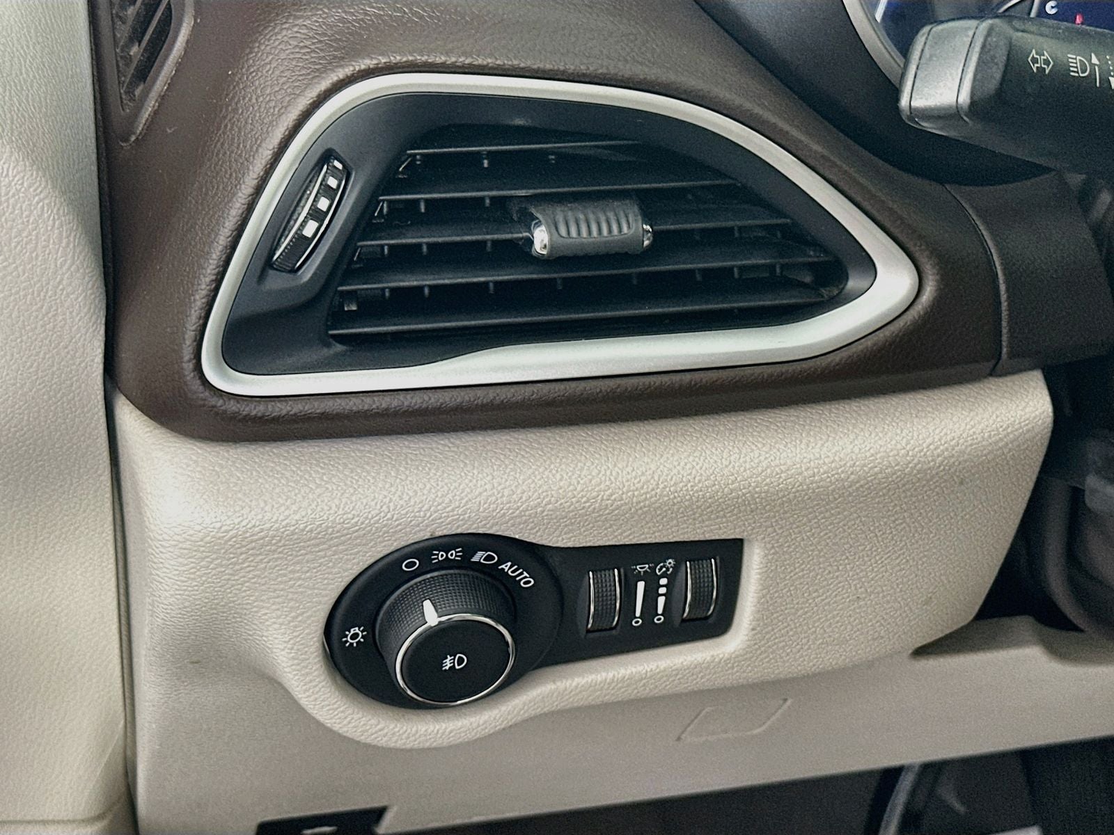 2020 Chrysler Pacifica Touring L Plus