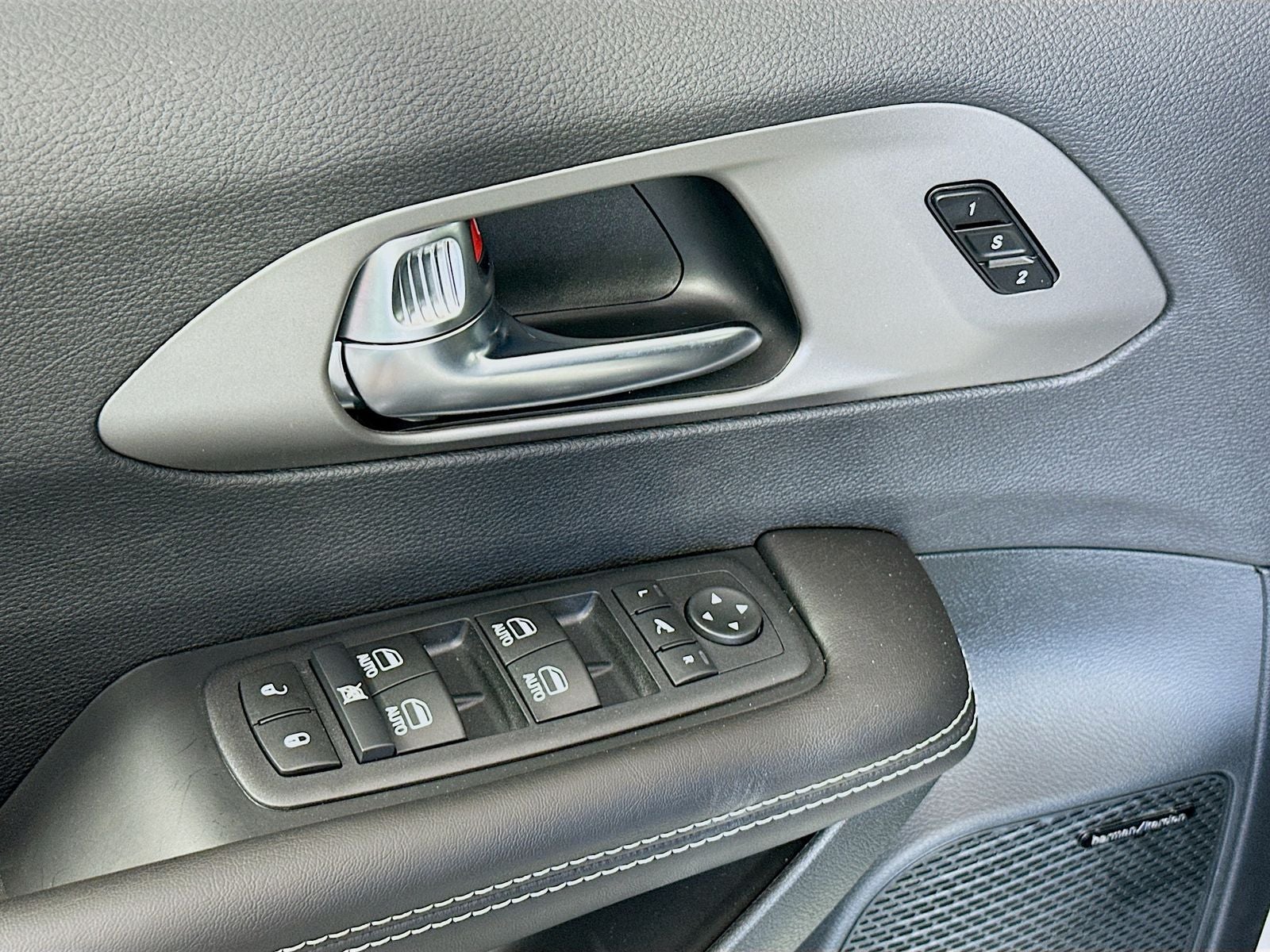 2027 Chrysler Pacifica PACIFICA LIMITED