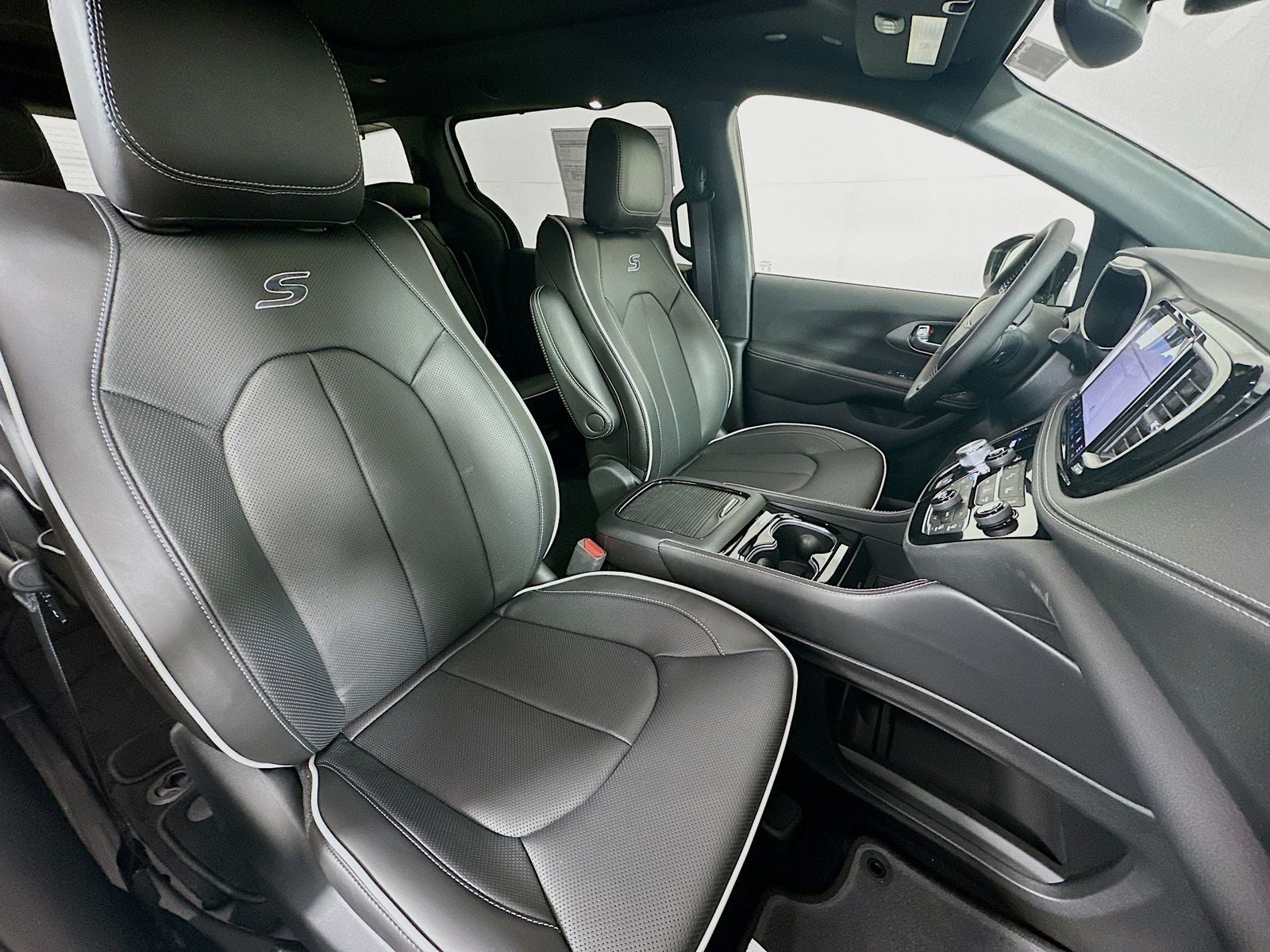 2027 Chrysler Pacifica PACIFICA LIMITED