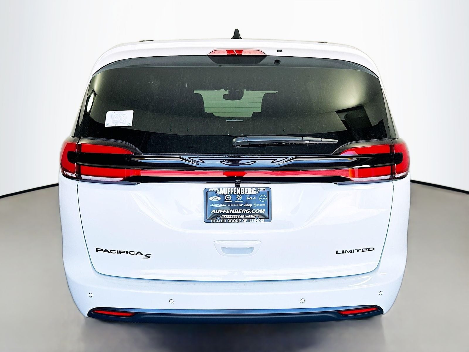 2027 Chrysler Pacifica PACIFICA LIMITED
