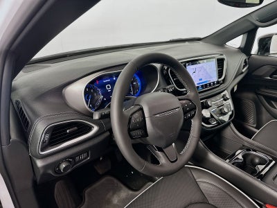 2027 Chrysler Pacifica PACIFICA LIMITED