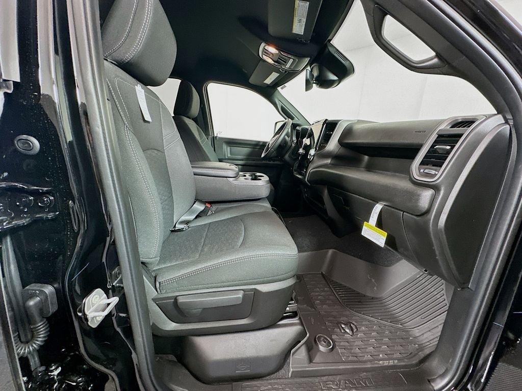 2026 RAM Ram 2500 RAM 2500 BLACK EXPRESS CREW CAB 4X4 6'4' BOX