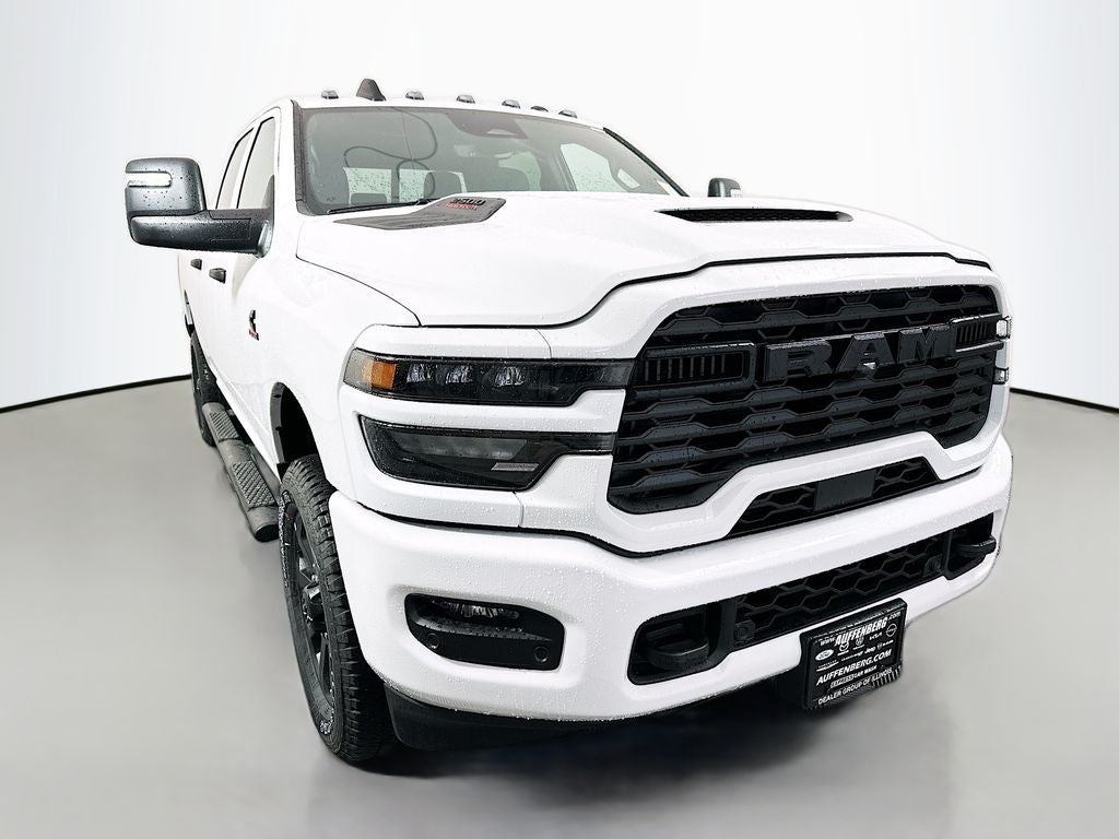 2026 RAM Ram 2500 RAM 2500 BLACK EXPRESS CREW CAB 4X4 6'4' BOX