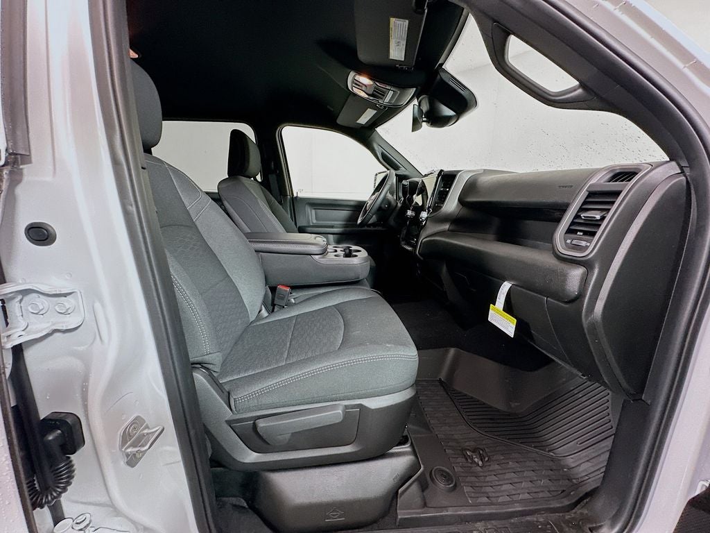 2026 RAM Ram 2500 RAM 2500 BLACK EXPRESS CREW CAB 4X4 6'4' BOX