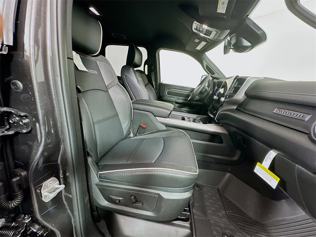 2026 RAM Ram 3500 RAM 3500 LARAMIE CREW CAB 4X4 8' BOX