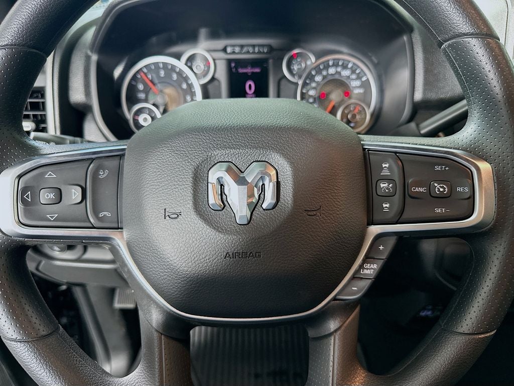 2026 RAM Ram 2500 RAM 2500 BLACK EXPRESS CREW CAB 4X4 6'4' BOX