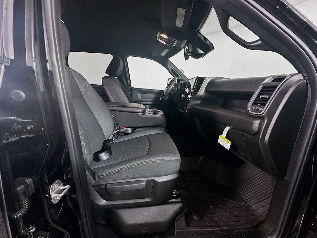 2026 RAM Ram 2500 RAM 2500 BLACK EXPRESS CREW CAB 4X4 6'4' BOX