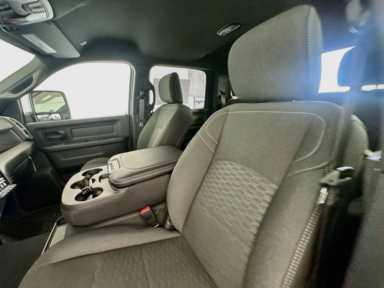 2027 RAM Ram 2500 RAM 2500 BLACK EXPRESS CREW CAB 4X4 6'4' BOX