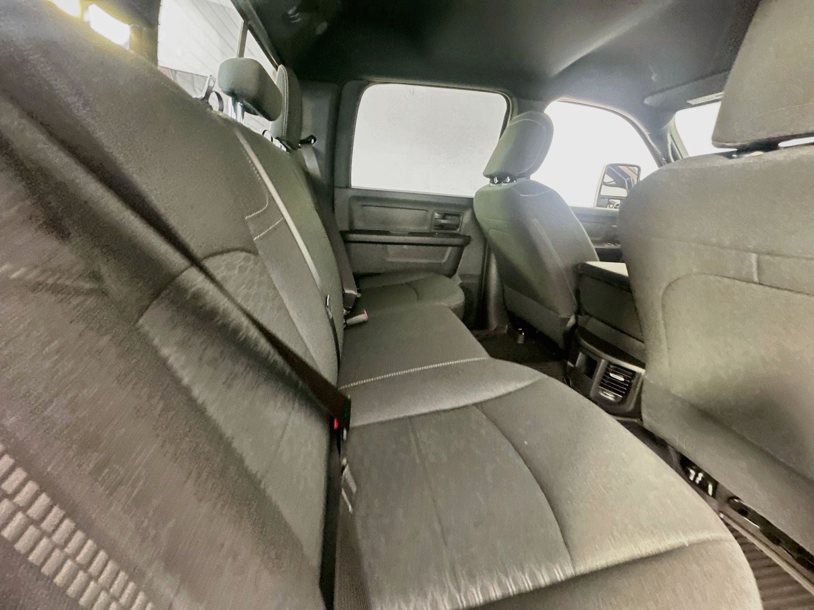 2027 RAM Ram 2500 RAM 2500 BLACK EXPRESS CREW CAB 4X4 6'4' BOX