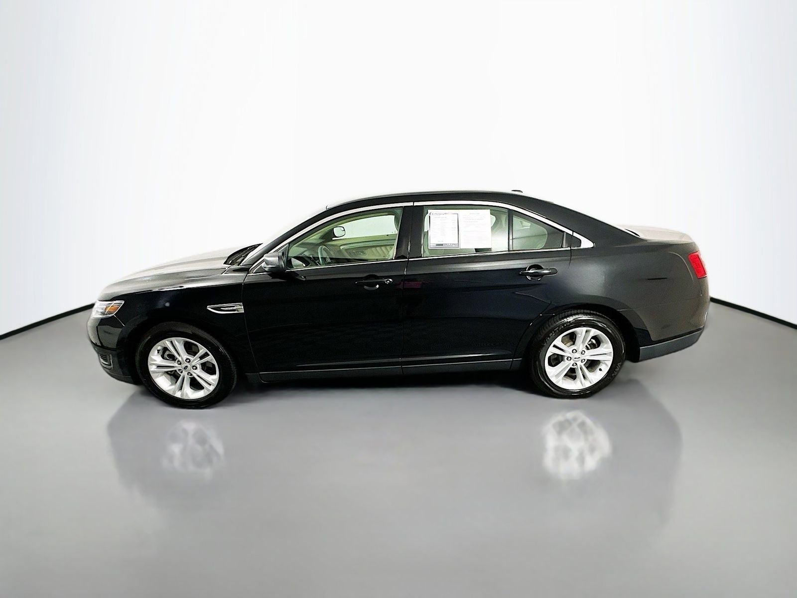 2018 Ford Taurus SE