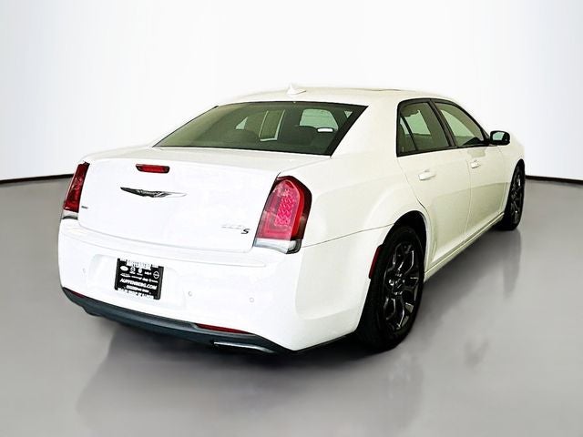 2018 Chrysler 300 S
