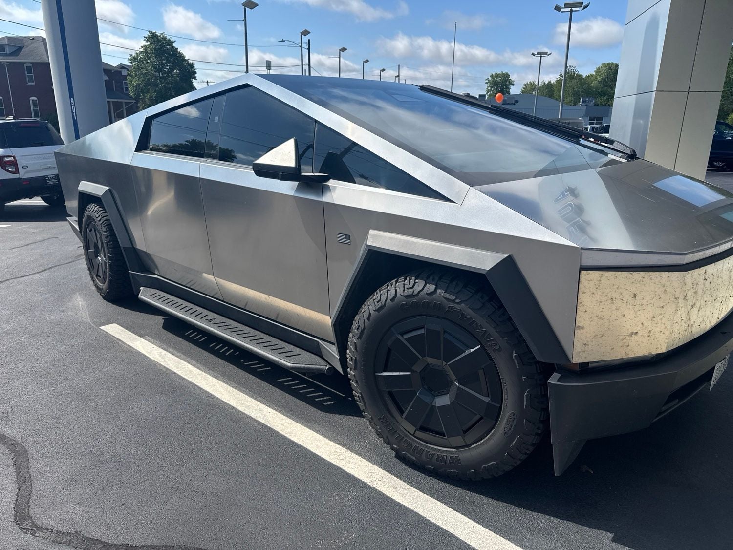 2024 Tesla Cybertruck Base