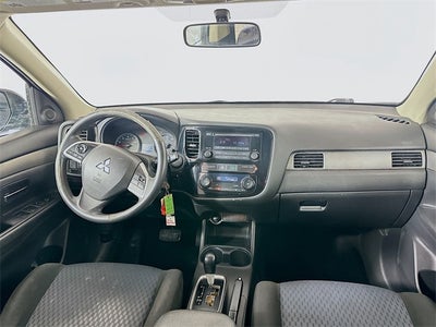 2014 Mitsubishi Outlander ES