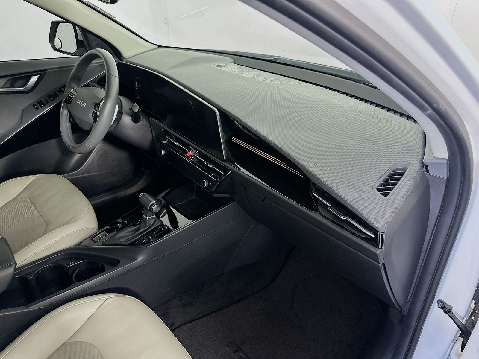 2023 Kia Niro EX
