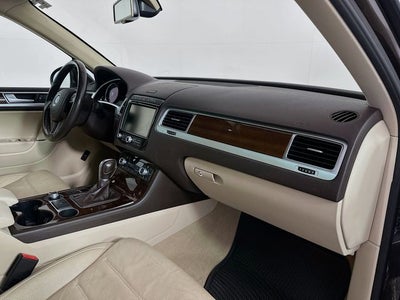 2016 Volkswagen Touareg VR6 FSI Lux