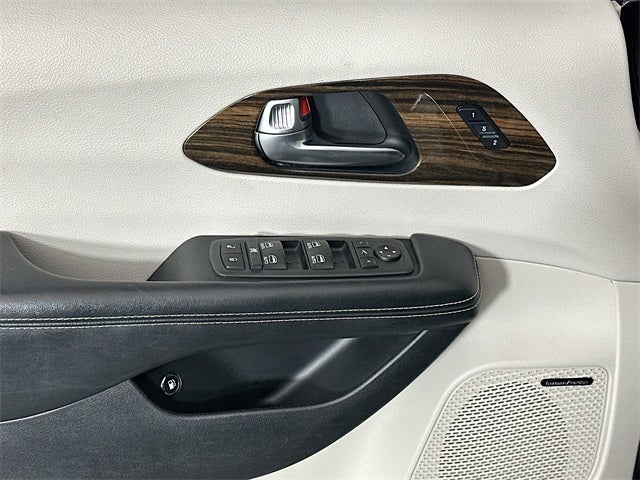 2021 Chrysler Pacifica Hybrid Limited
