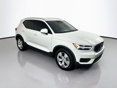 2020 Volvo XC40 Momentum