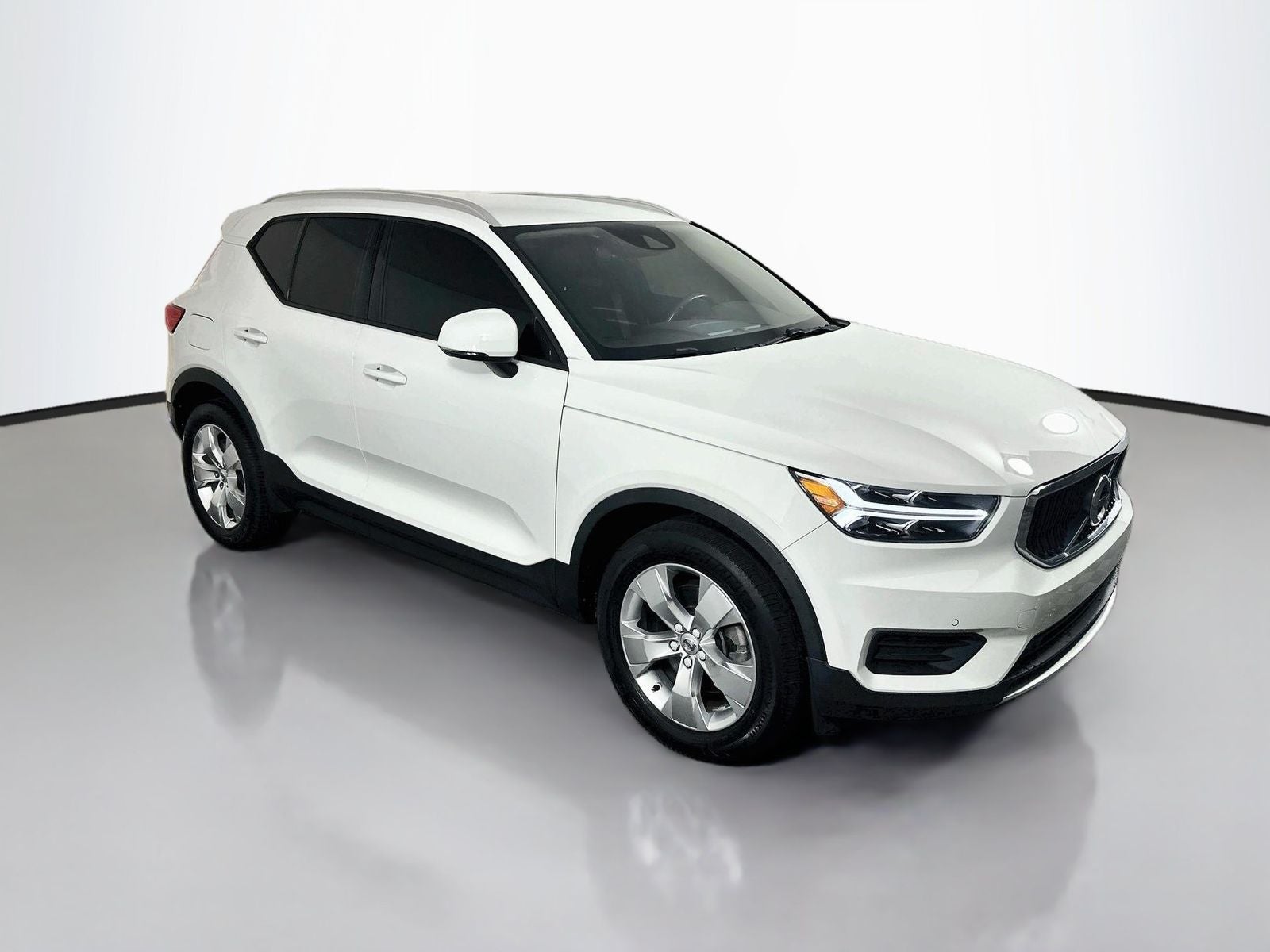 2020 Volvo XC40 Momentum