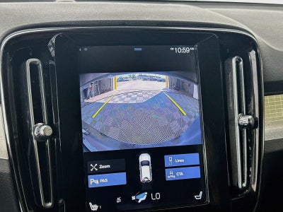 2020 Volvo XC40 Momentum