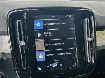 2020 Volvo XC40 Momentum