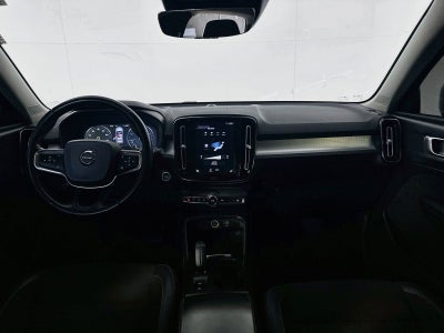 2020 Volvo XC40 Momentum