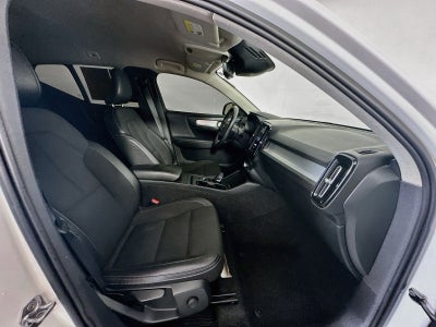 2020 Volvo XC40 Momentum