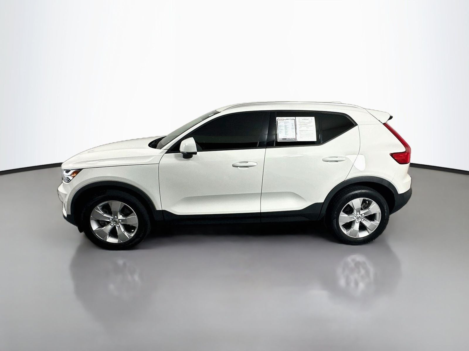 2020 Volvo XC40 Momentum