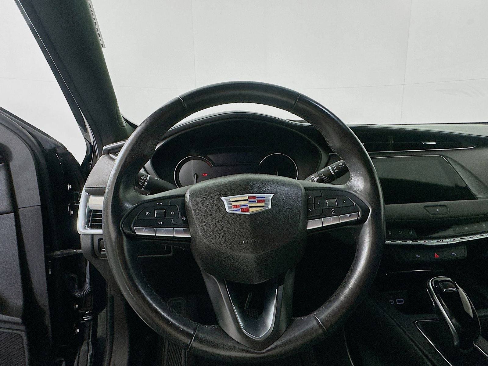 2022 Cadillac XT4 Premium Luxury