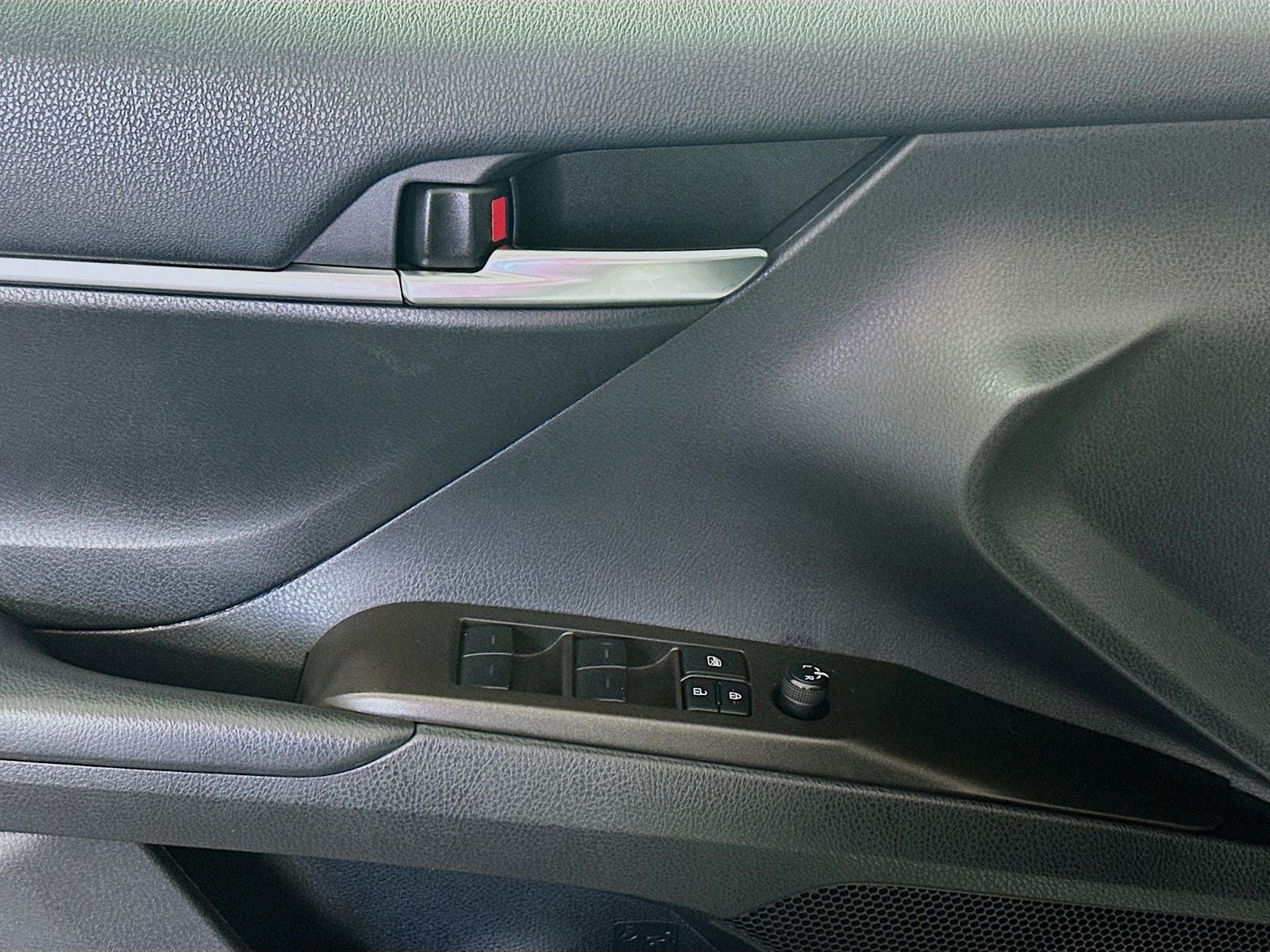 2023 Toyota Camry Hybrid SE