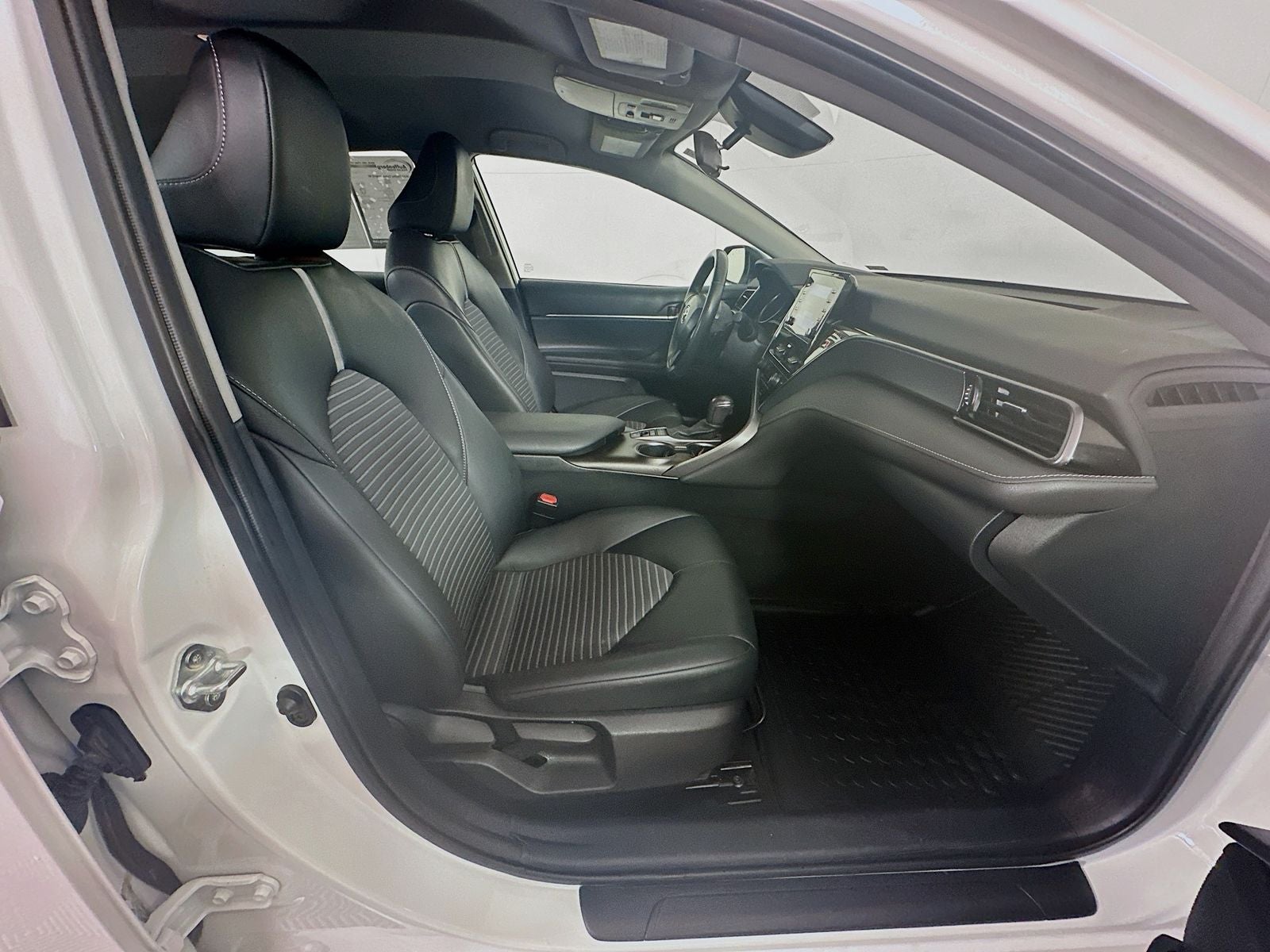 2023 Toyota Camry Hybrid SE