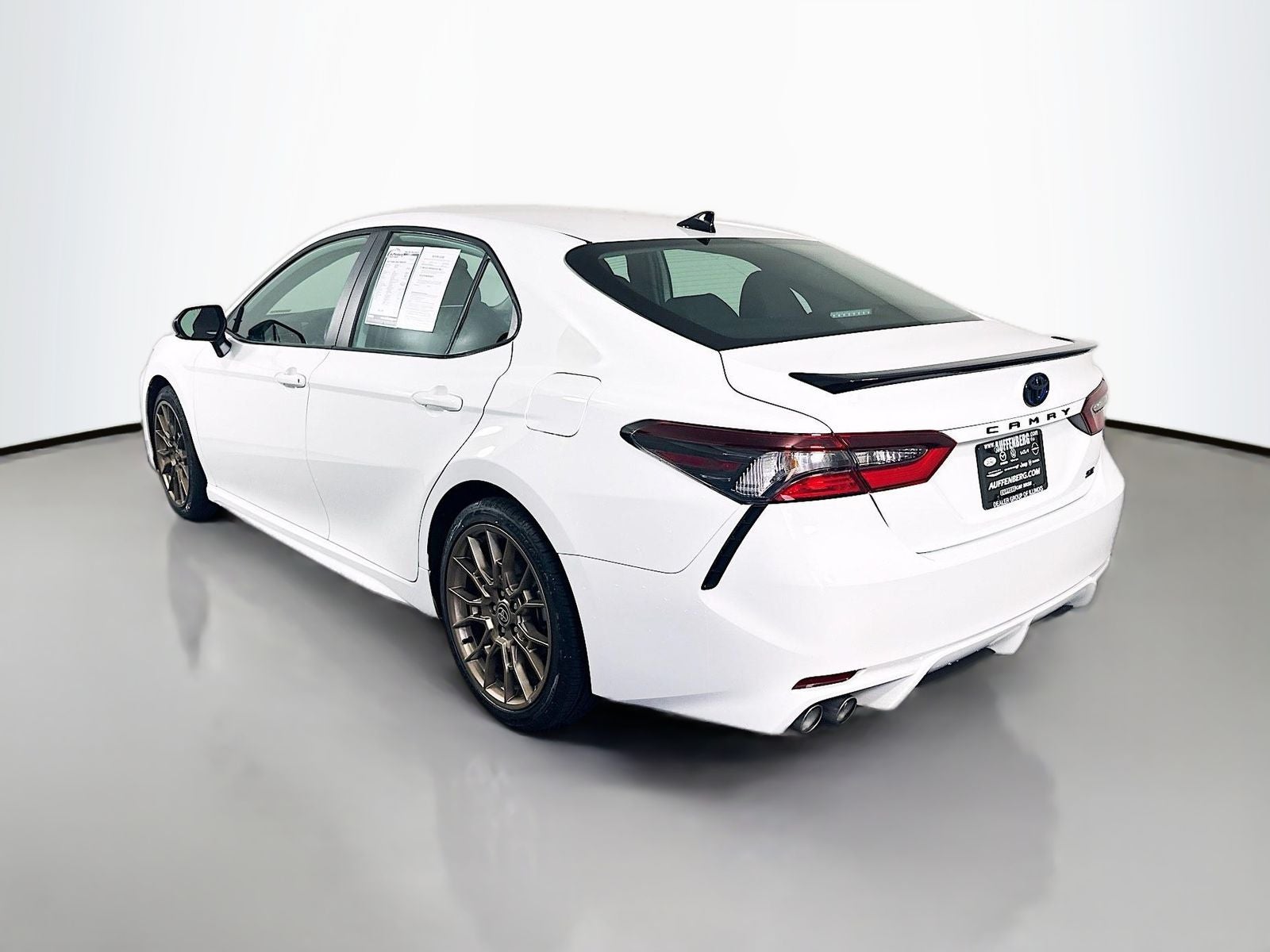 2023 Toyota Camry Hybrid SE