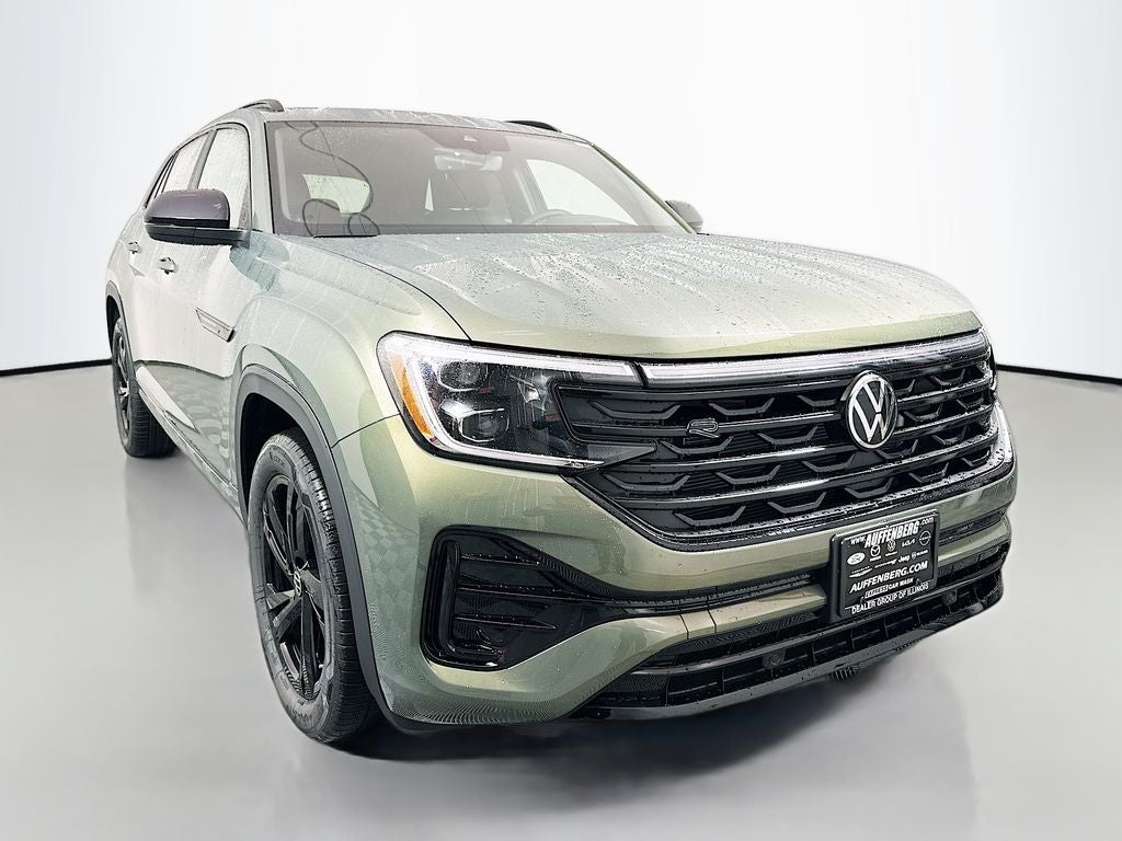 2026 Volkswagen Atlas Cross Sport 2.0T SEL R-Line Black