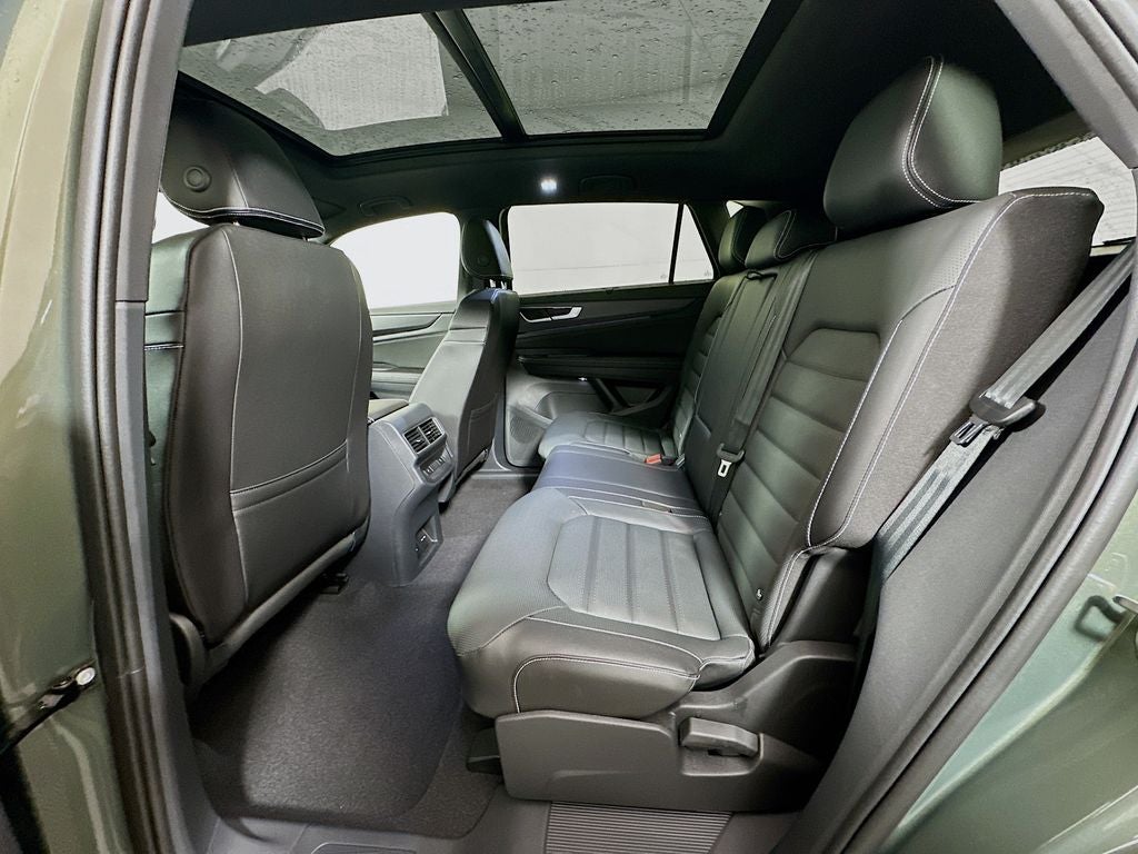 2026 Volkswagen Atlas Cross Sport 2.0T SEL R-Line Black