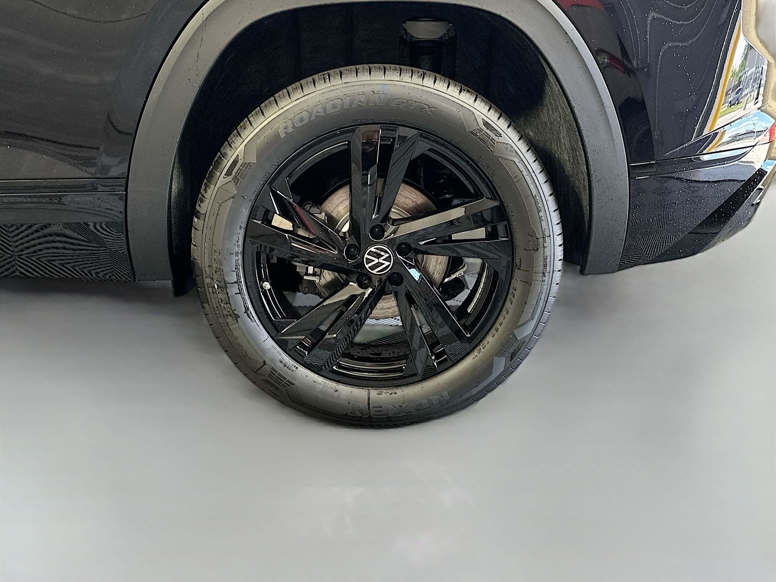 2026 Volkswagen Atlas Cross Sport 2.0T SEL R-Line Black