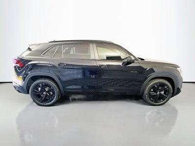2026 Volkswagen Atlas Cross Sport 2.0T SEL R-Line Black