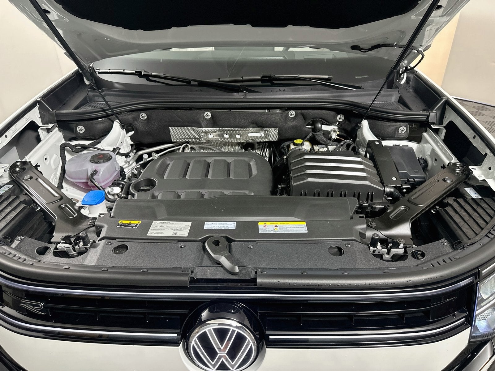 2027 Volkswagen Atlas SEL R-Line