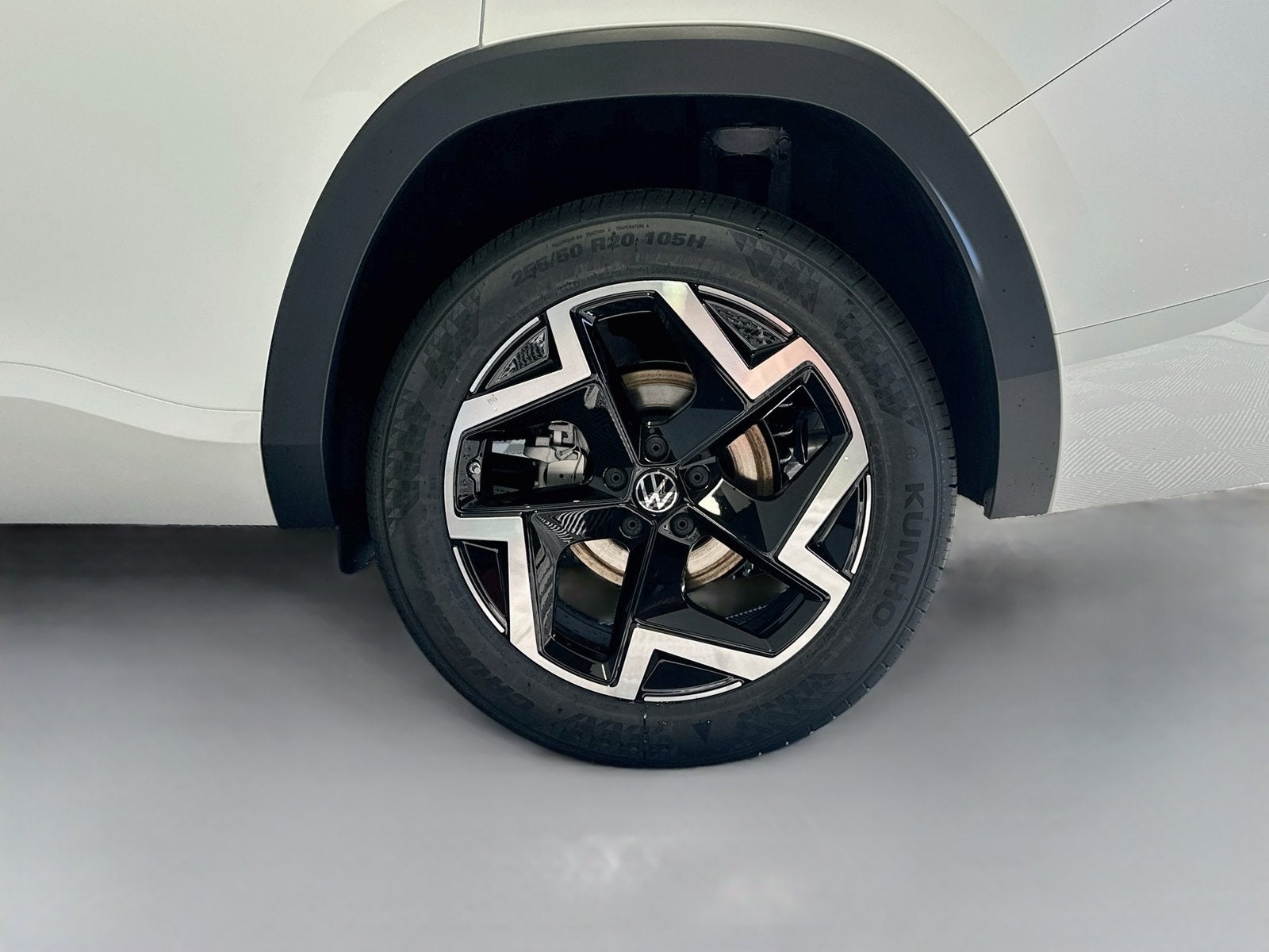2027 Volkswagen Atlas SEL R-Line